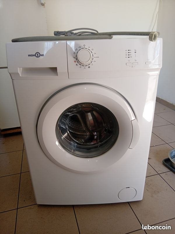Machine à laver High one, Electroménager, 4 à 6 kg, Chargeur frontal, Enlèvement, Utilisé