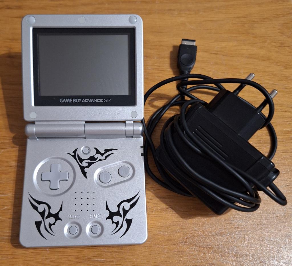 Game Boy Advance, Games en Spelcomputers, Spelcomputers | Nintendo Game Boy, Ophalen, Gebruikt, Game Boy Advance, Met beschermhoes of tas