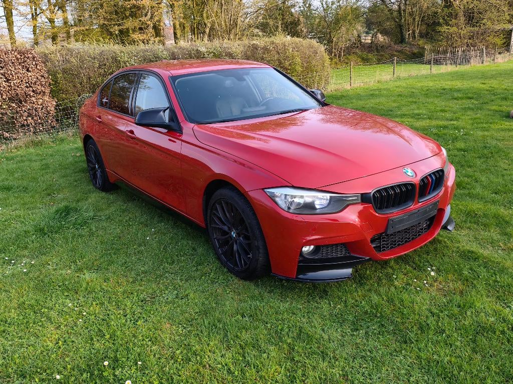 BMW F30 Sport met M packet en nieuwe distributie..., Auto's, BMW, Euro 5, Achterwielaandrijving, Zwart, 4 cilinders