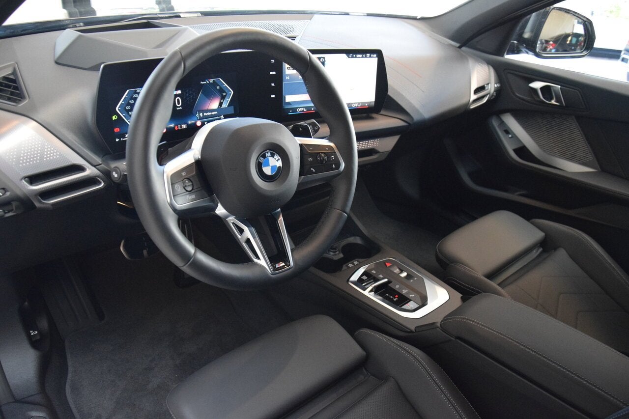 BMW 123 iA xDrive M-Sport Night Edition 06/2025, Auto's, BMW, 1998 cc, 1 Reeks, 4 cilinders, 0 kg