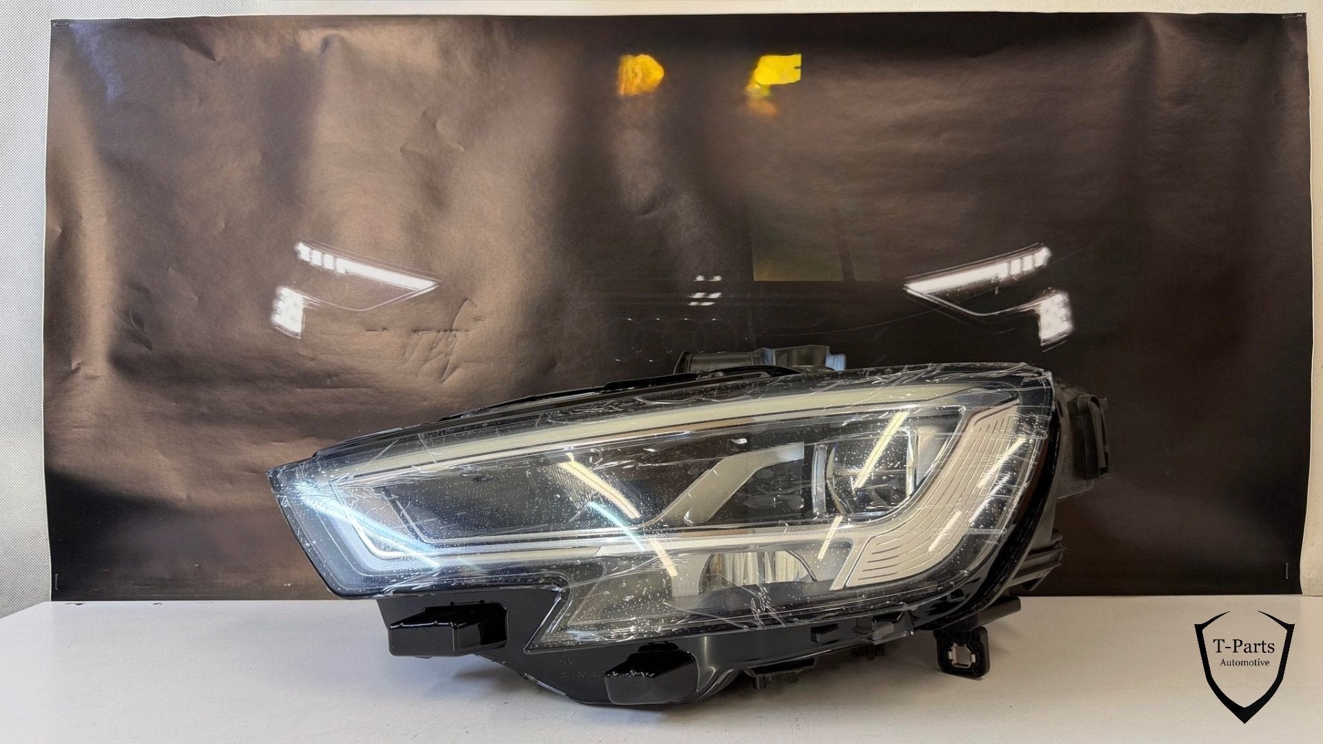 koplamp links Audi A3 S3 Lift Full LED 8V0941033C, Gebruikt, AUDI AG, Auto-Union-Strasse 1
85045  Ingolstadt, DE, Audi