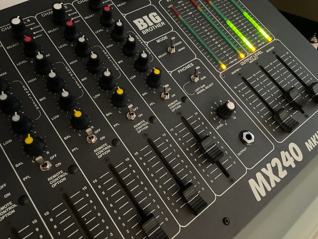 Superbe table de mixage rodec mx240 mk3 big brother, Musique & Instruments, Tables de mixage, Neuf, 10 à 20 canaux, Entrée micro