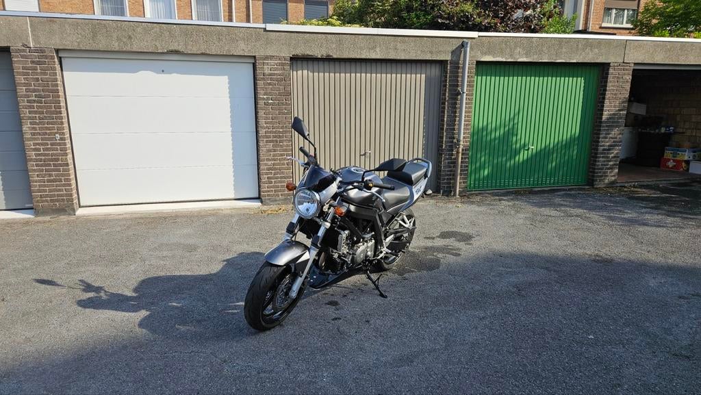 Suzuki SV650 – ideale naked bike met V-twin karakter, Motoren, Gebruikt, Particulier, Handgeschakeld, 650 cc