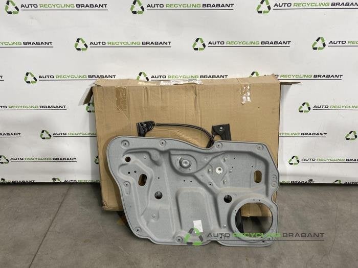 Mécanique vitre 4portes avant gauche d'un Volkswagen Caddy, -, 3 mois de garantie, Utilisé, -