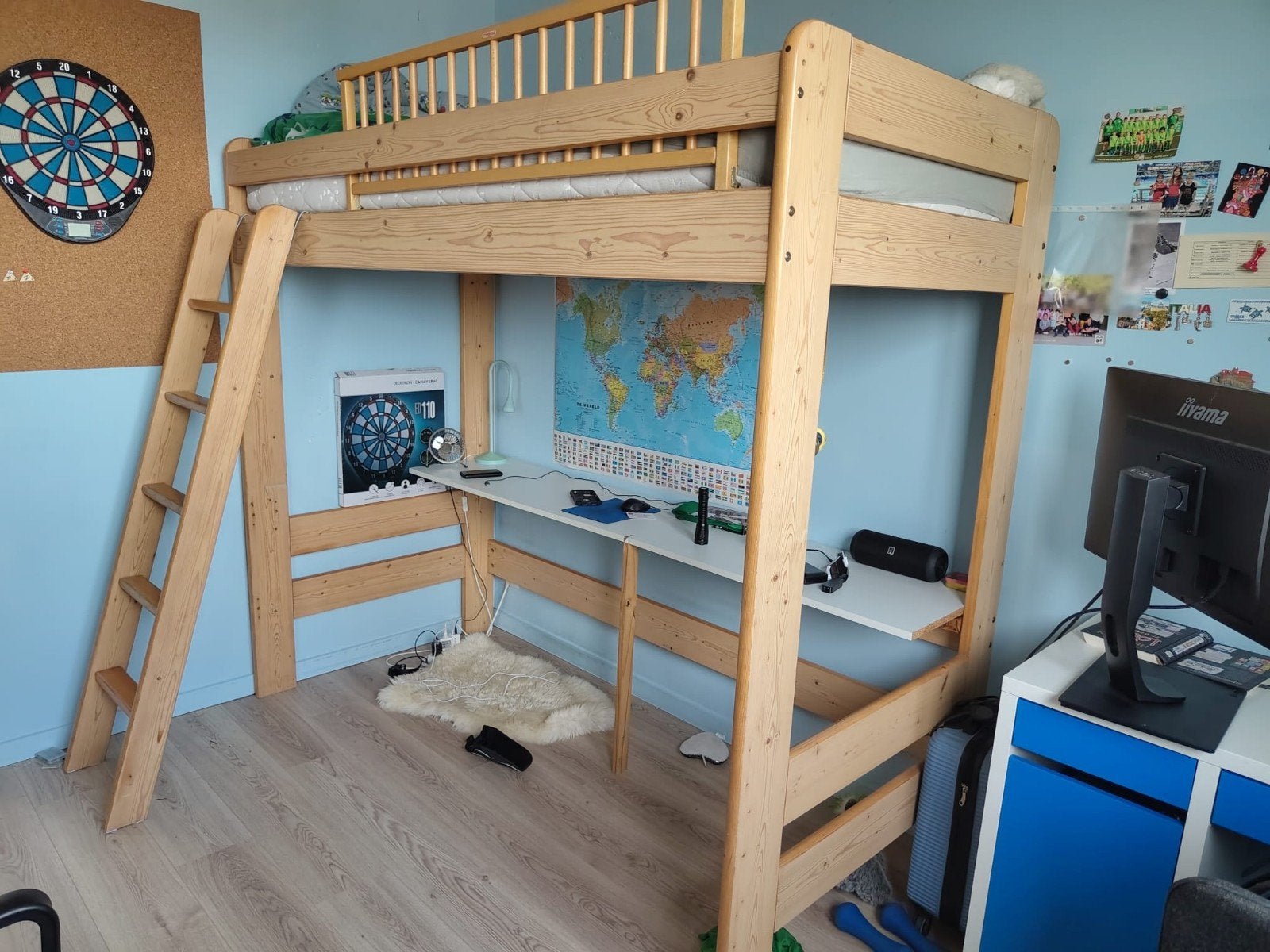 Hoogslaper 90 x 200. Hout. Heel stevig. Goede kwaliteit 
Bur, Kinderen en Baby's, Ophalen of Verzenden, Hoogslaper