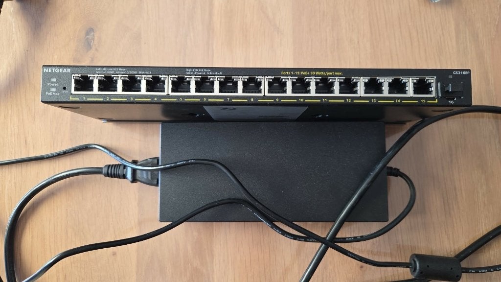 Switch NETGEAR GS316EP – 15 ports Gigabit PoE+, Ophalen, Nieuw