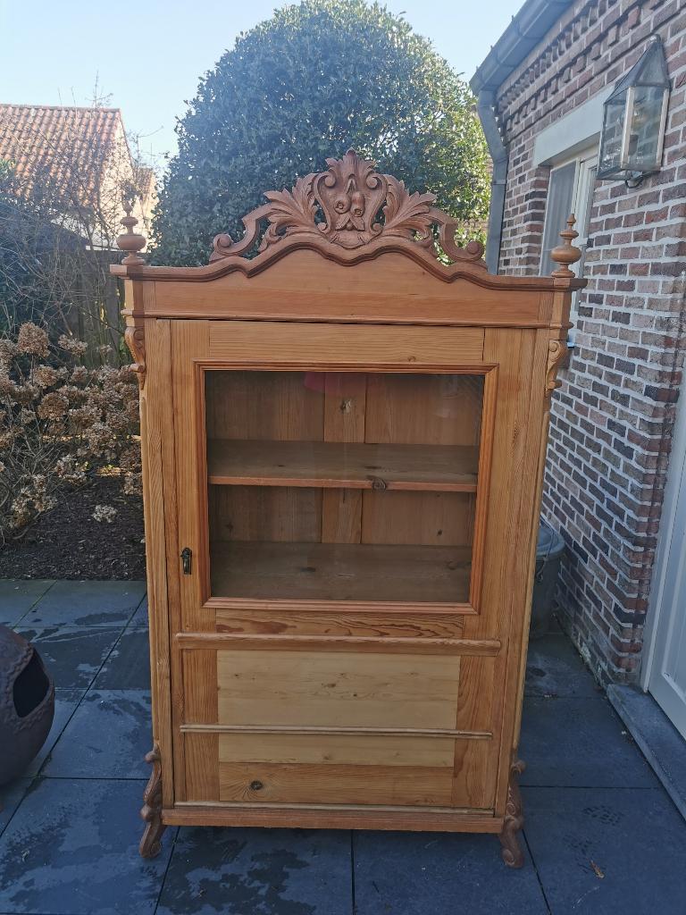 Kuifkastje van grenen, met gedeeltelijke glazen deur, Ophalen, Gebruikt