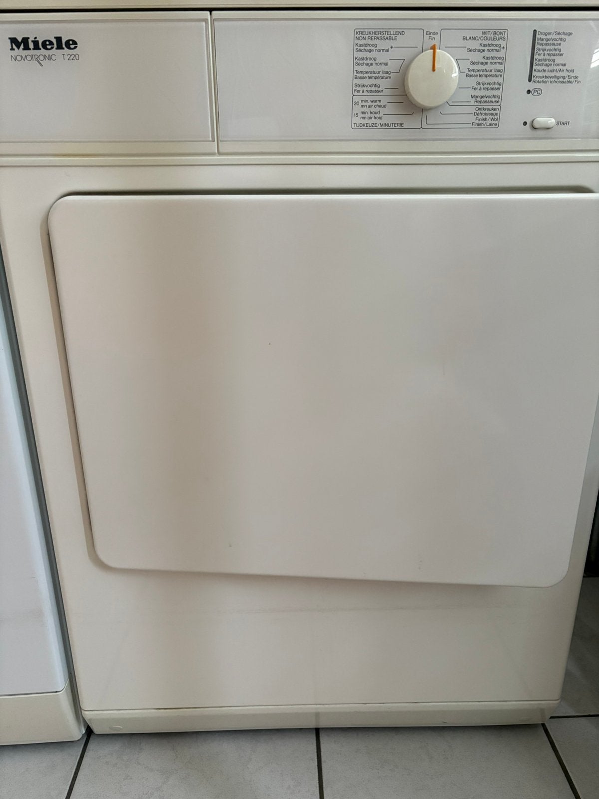 Sécheur d'air évacué Miele Novotronic T 220, Évacuation d'air, 4 à 6 kg, Chargeur frontal, Enlèvement