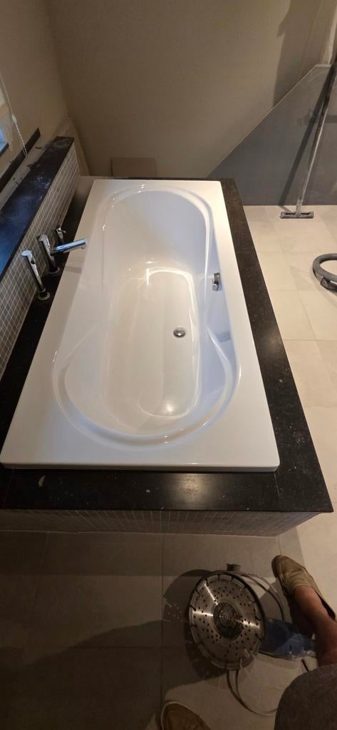 Acryl bad 180x90 perfecte staat, Huis en Inrichting, Badkamer | Complete badkamers, Ophalen