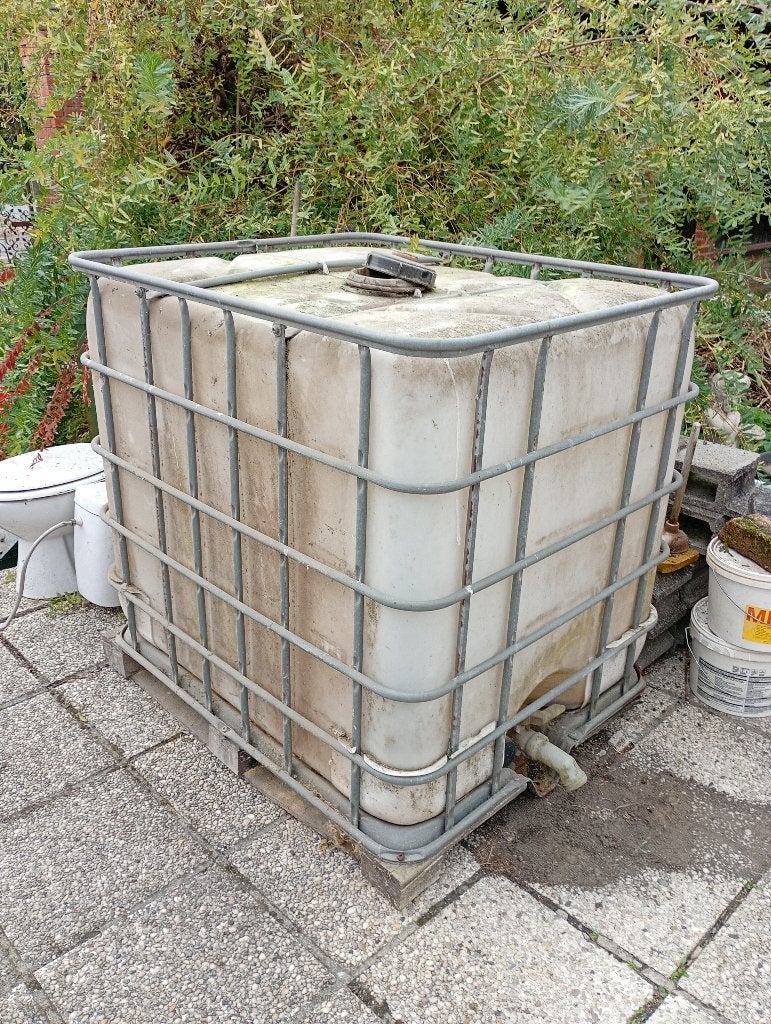 IBC container water regenton 1000 liter met kooi, Ophalen, Kunststof, Gebruikt, Met kraantje