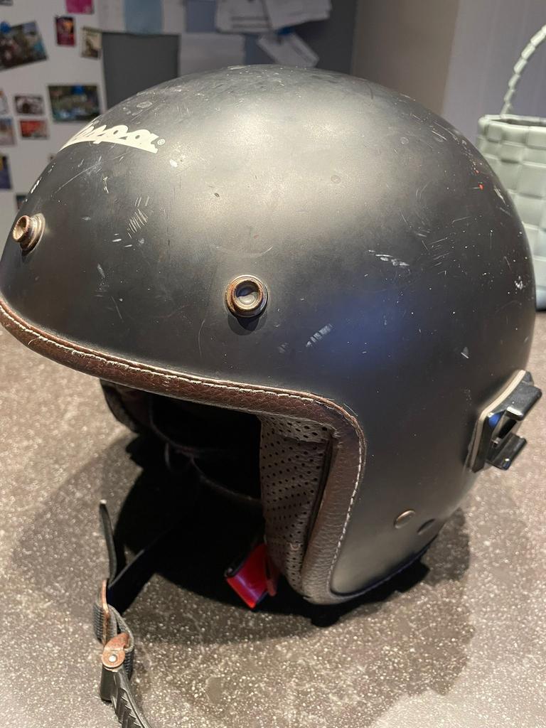 Vespa helm mat zwart - gebruikt, Fietsen en Brommers, Brommerhelmen, Gebruikt, Extra large of groter, Ophalen of Verzenden