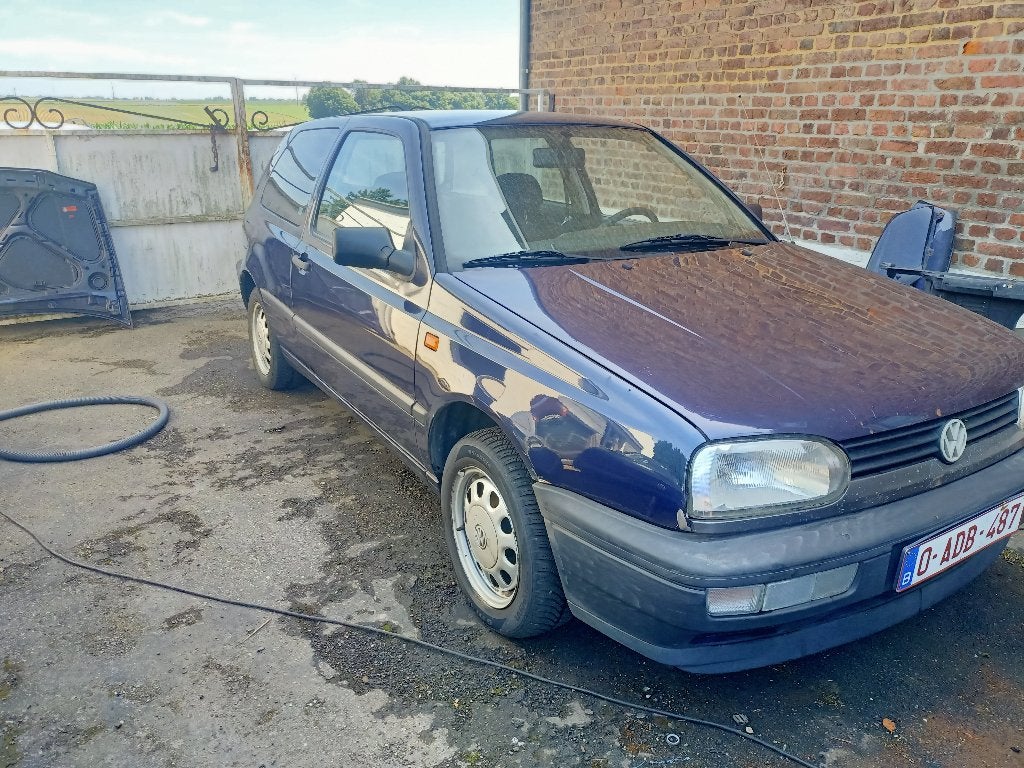 Golf 3 automatique, Auto's, Volkswagen, Particulier, Golf, Benzine, Euro 1, Berline, 3 deurs, Automaat, Overige kleuren, Zwart