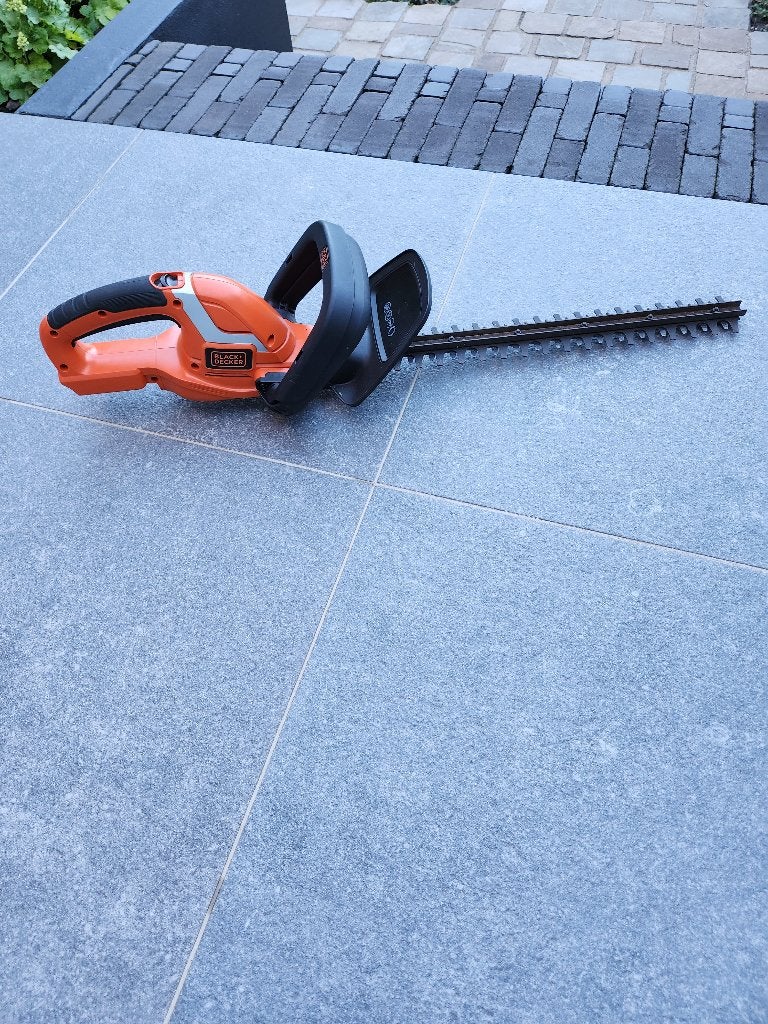 Taille-haie BLACK AND DECKER, Enlèvement, Utilisé, Batterie, Black en Decker