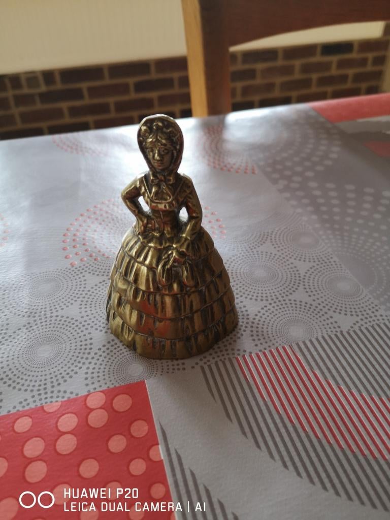 Petite cloche en cuivre jaune, Enlèvement ou Envoi
