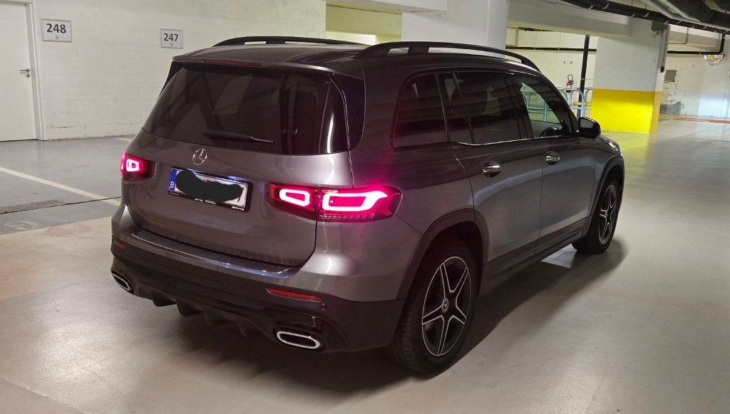 Mercedes GLB 180 d AMG Line – 01/2021 – 77 500 km, Autos, Argent ou Gris, Achat, Entretenue par le concessionnaire, Noir