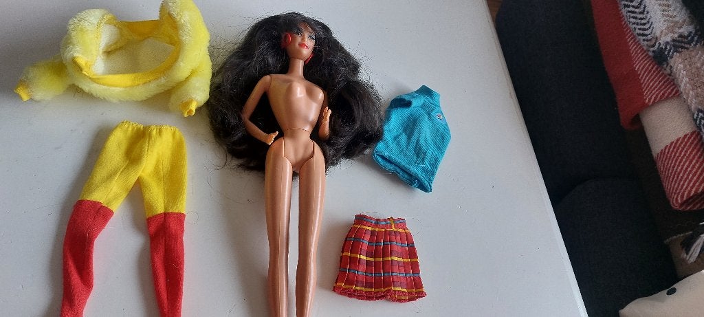 Barbie Kira benetton 1990 vintage mattel, Verzamelen, Verzenden, Gebruikt