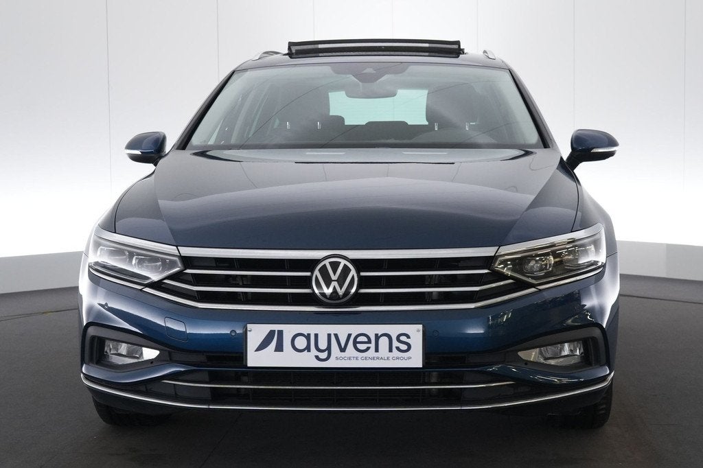 (2BWU219) VOLKSWAGEN PASSAT VARIANT, Auto's, Adaptive Cruise Control, Blauw, 146 g/km, Bedrijf