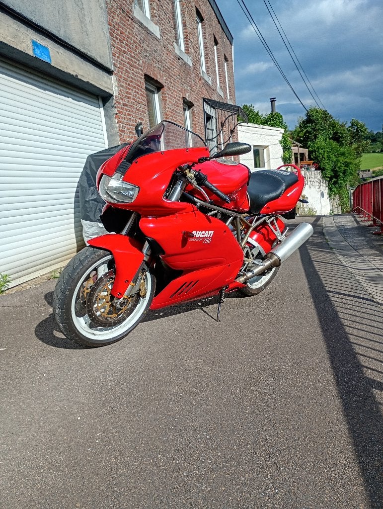 DUCATI  750 SSIE, Motos, 750 cm³, Plus de 35 kW, 2 cylindres, Super Sport