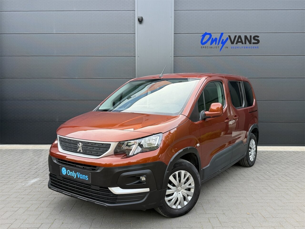 Peugeot Rifter 1.2i PureTech / App / Cruise co / DAB / Trek, Autos, Peugeot, 0 kg, Autres modèles, Achat, Euro 6