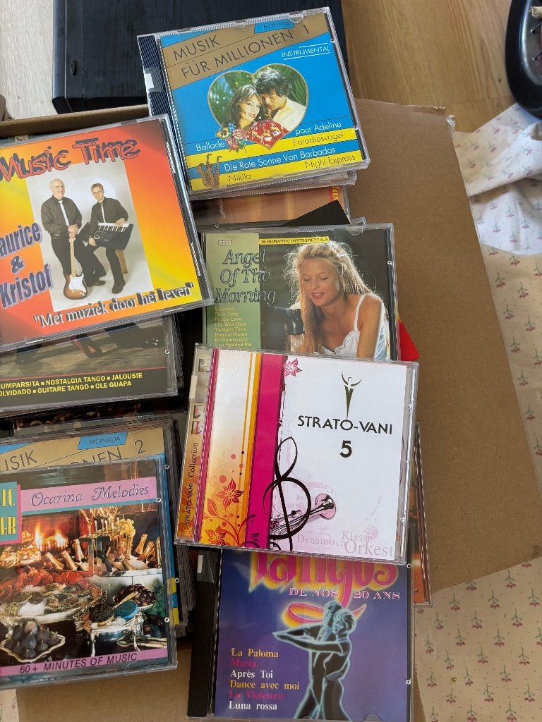 90 Cd’s verschillende genres, Cd's en Dvd's, Cd Singles, Ophalen, Gebruikt, Overige genres, Inclusief doosje