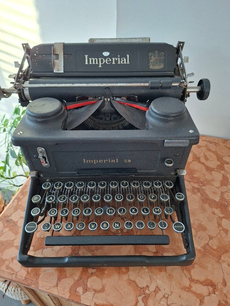 Moet nu weg! Antieke typemachine, Antiquités & Art, Antiquités | Bureau & Affaires, Enlèvement