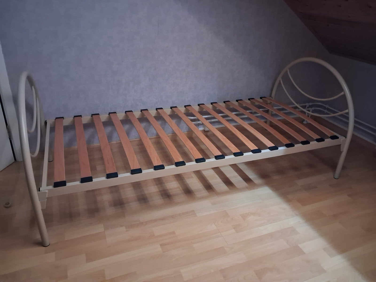 1persoons bed., Ophalen, Beige, 200 cm