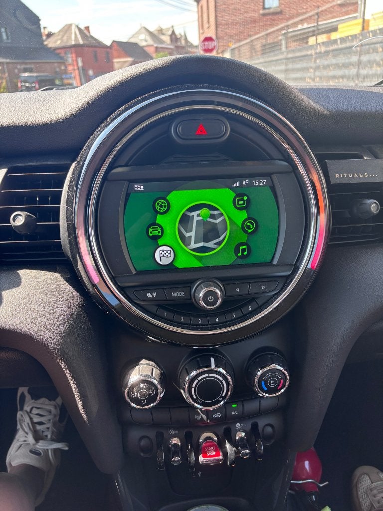 Mini One noire, Autos, Mini, Particulier, One, Airbags, Bluetooth, Ordinateur de bord, Verrouillage central, Air conditionné automatique