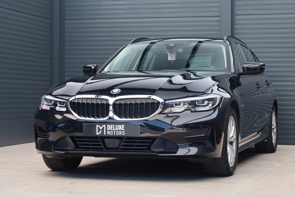BMW 320 eA Touring Navi Sport Leder Camera Zetelverwarming, Auto's, BMW, Automaat, 1998 cc, Achterwielaandrijving, 4 cilinders