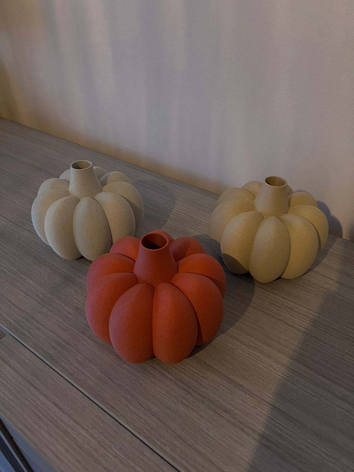 Pompoen vaas en pompoentjes, Huis en Inrichting, Woonaccessoires | Vazen, Overige materialen, Beige, 3D-geprint, Nieuw