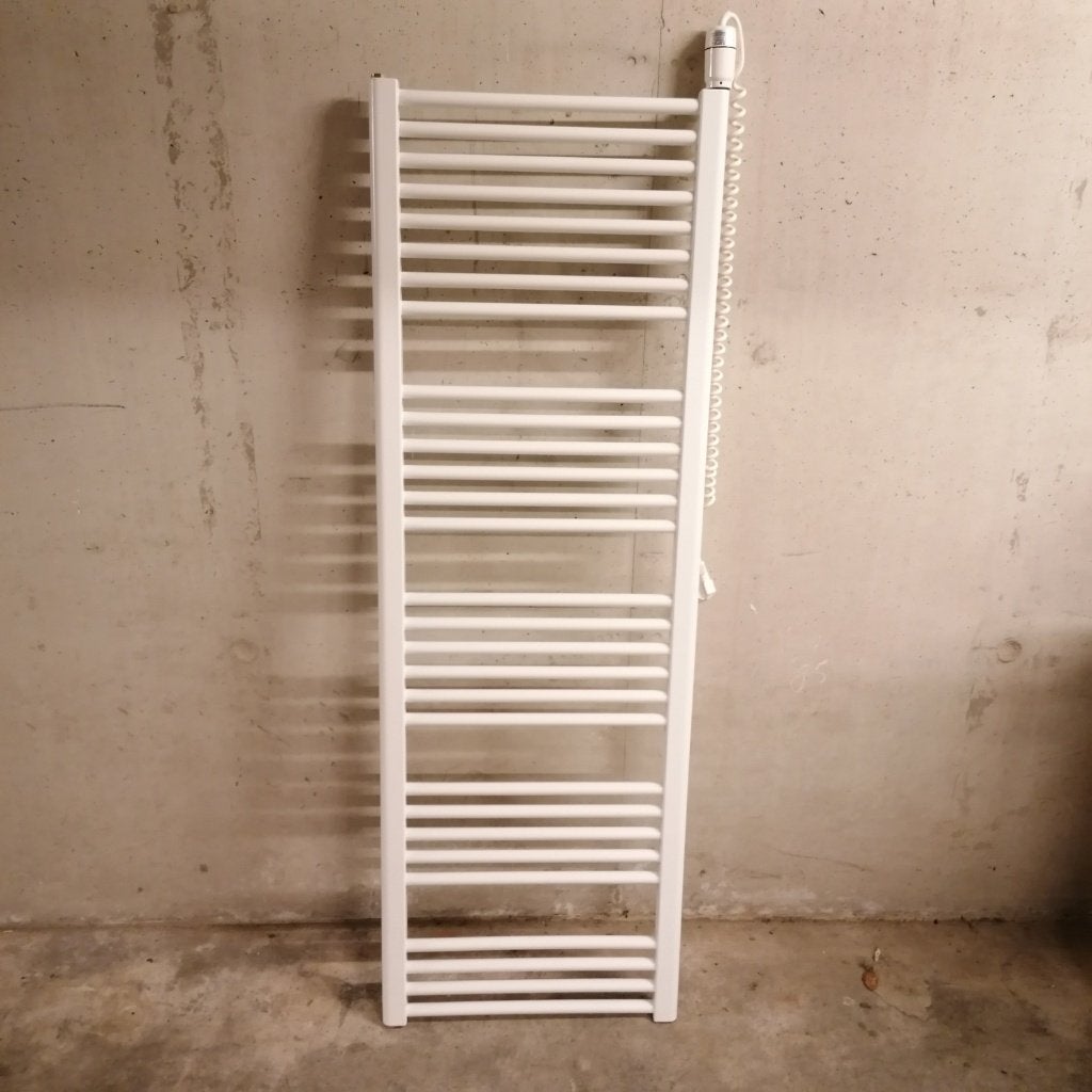 DESIGNRADIATOR / HANDDOEKDROGER : ELEKTRISCH, Moins de 60 cm, Enlèvement, 80 cm ou plus, Radiateur