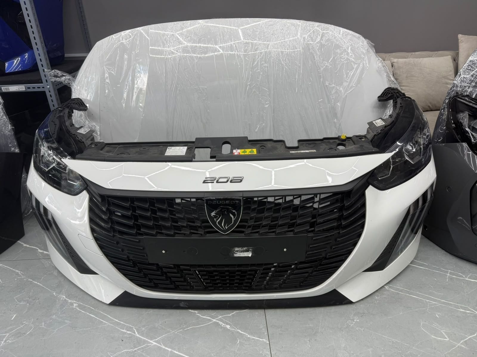 Voorkop Peugeot 208 II 2024-2026 Motorkap Voorbumper Koplamp, Taurusavenue 1
2132 LS  Hoofddorp, NL, Gebruikt, Contact.group@renault.com