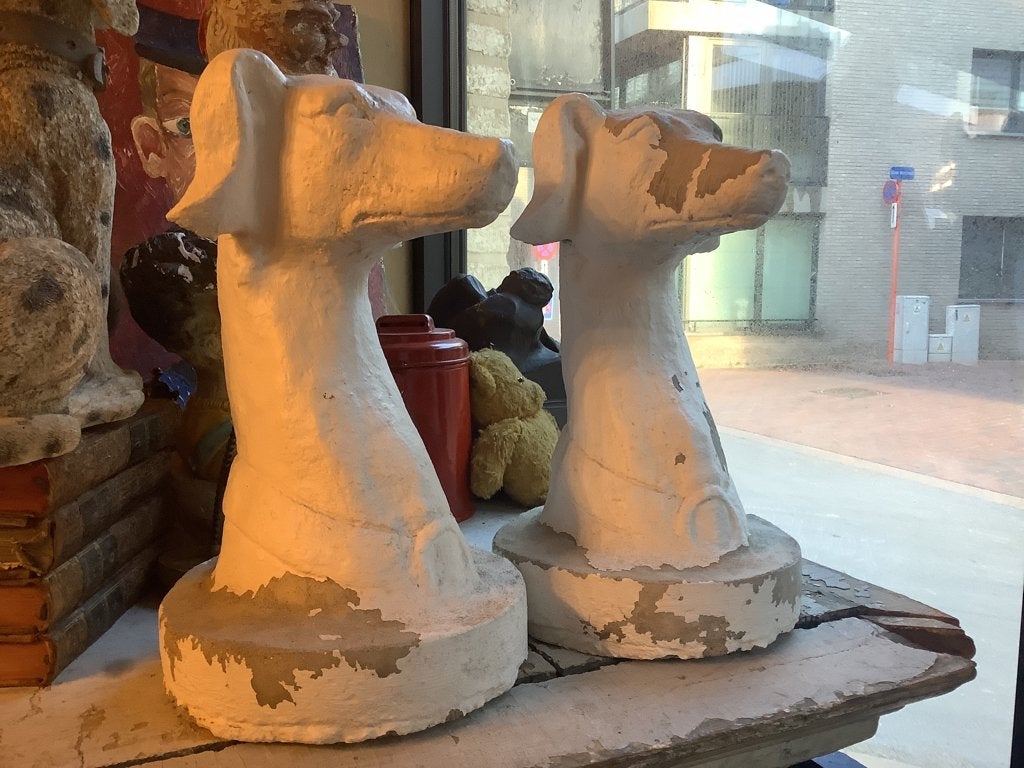 Twee oude poortwachters ( Beton), Ophalen