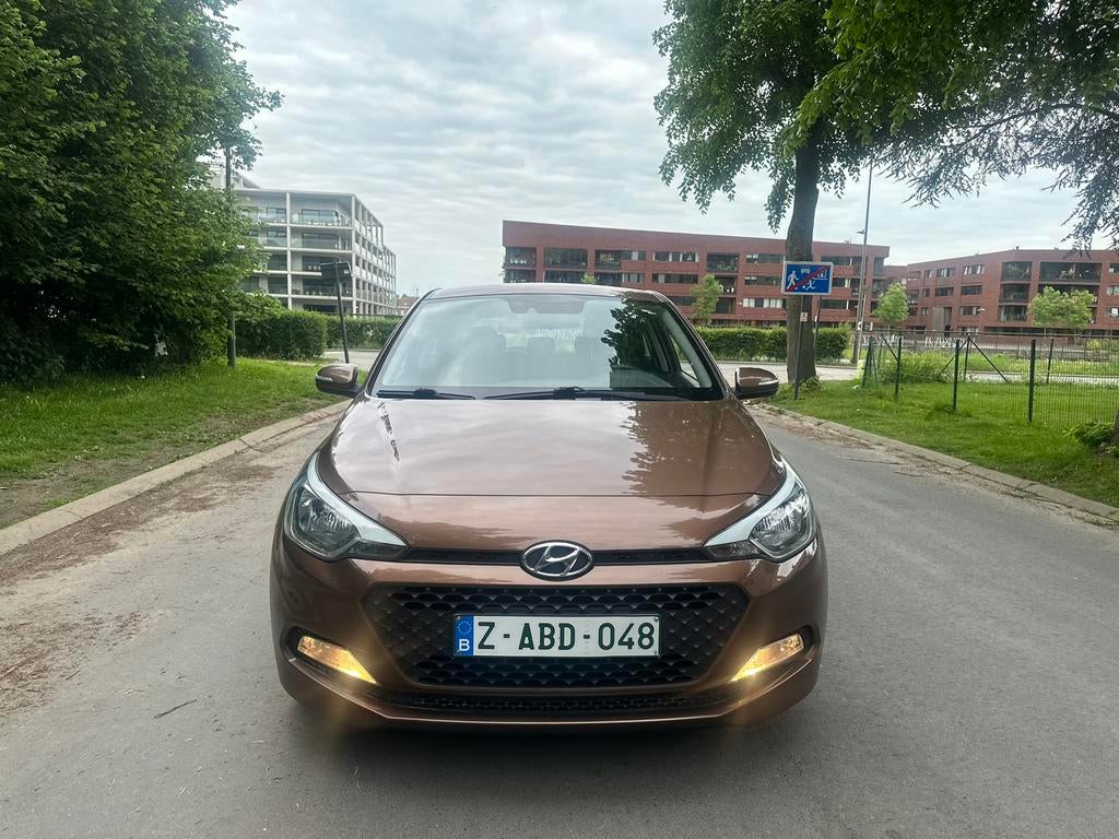 HYUNDAI I20 • 66.000KM • 1.2 BENZINE • VOLLEDIGE OPTIES •, Voorwielaandrijving, Bruin, Bedrijf, 5 deurs