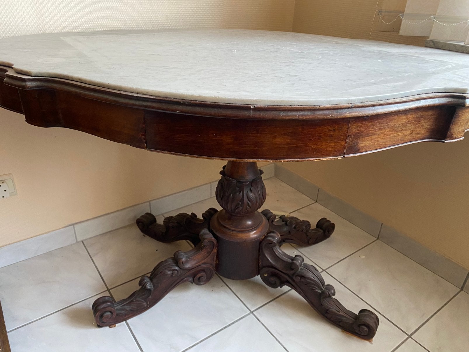 Table pour violon avec plateau en marbre, Antiquités & Art, Enlèvement