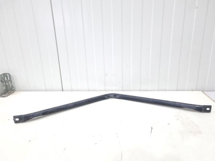 Barre transversale avant d'un BMW 1-Serie, -, 3 mois de garantie, Utilisé, -