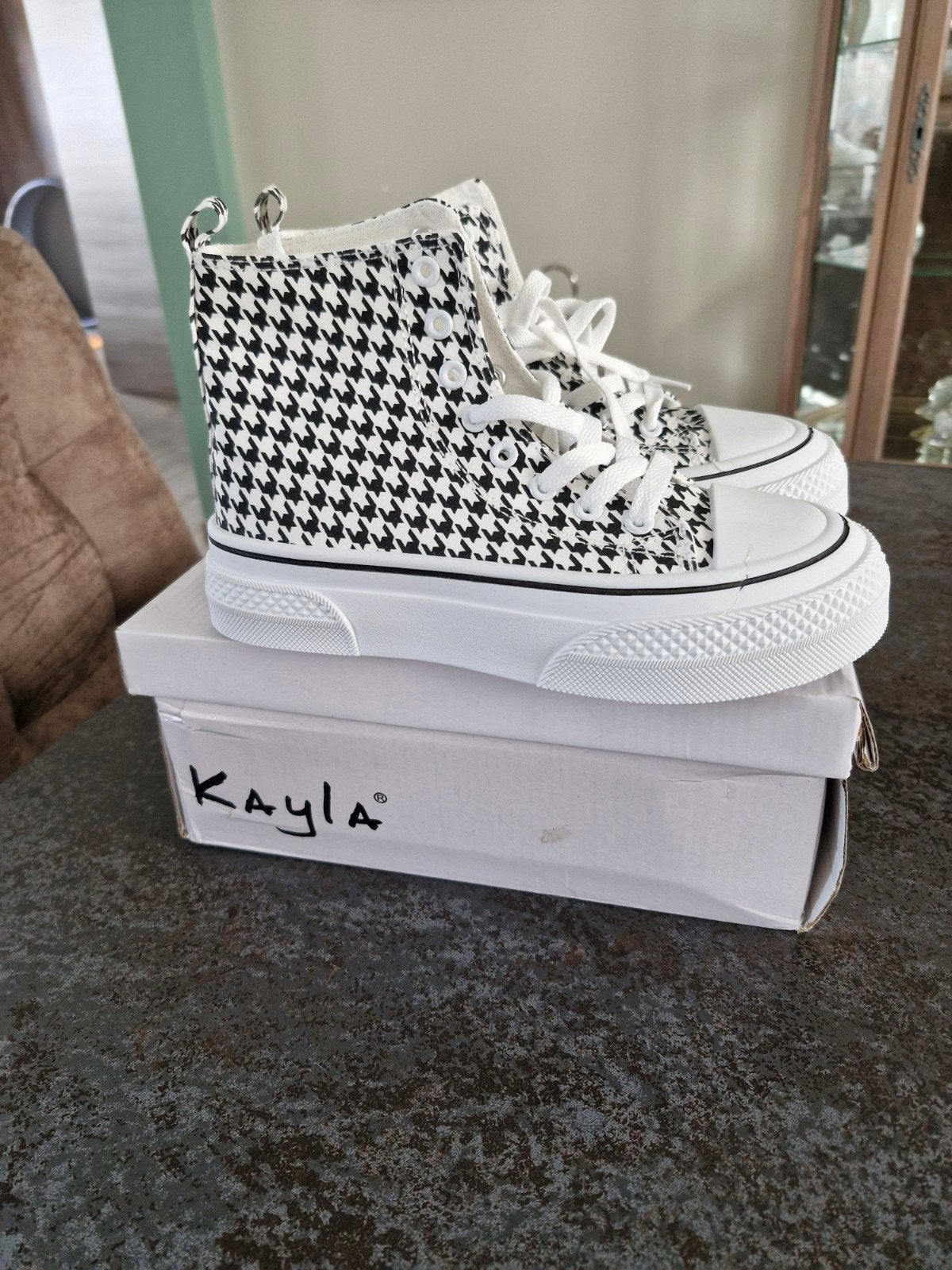 Nouveau !! Basket haute blanc et noir pointure 37 ( Kayla, Vêtements | Femmes, Chaussures, Enlèvement ou Envoi, Blanc