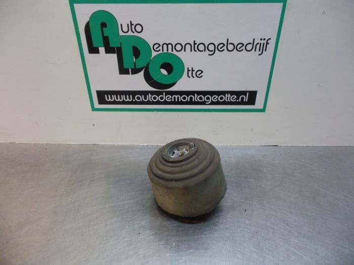 Support moteur d'un Mercedes CLK (CLK-Klasse 02-), 3 mois de garantie, Utilisé, -, -