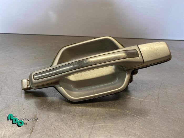 Poignée portière 4portes arrière droite d'un Mitsubishi P, -, 3 mois de garantie, Utilisé, Mitsubishi