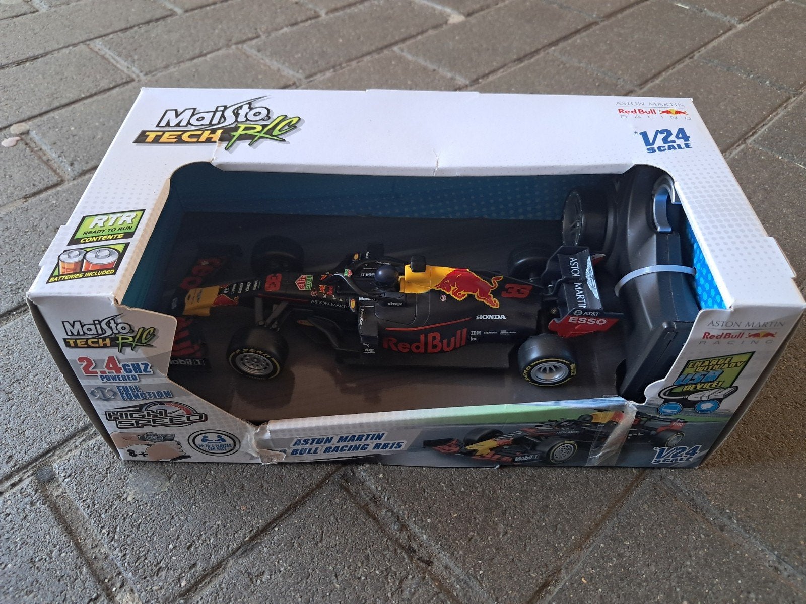 Une Aston Martin. Red Bull Racing, Enlèvement ou Envoi