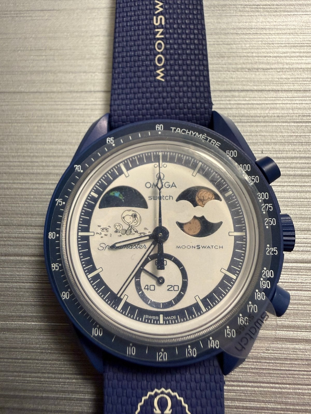 Swatch x omega moon watch gold snoopy, Handtassen en Accessoires, Ophalen, Overige materialen, Polshorloge, Swatch