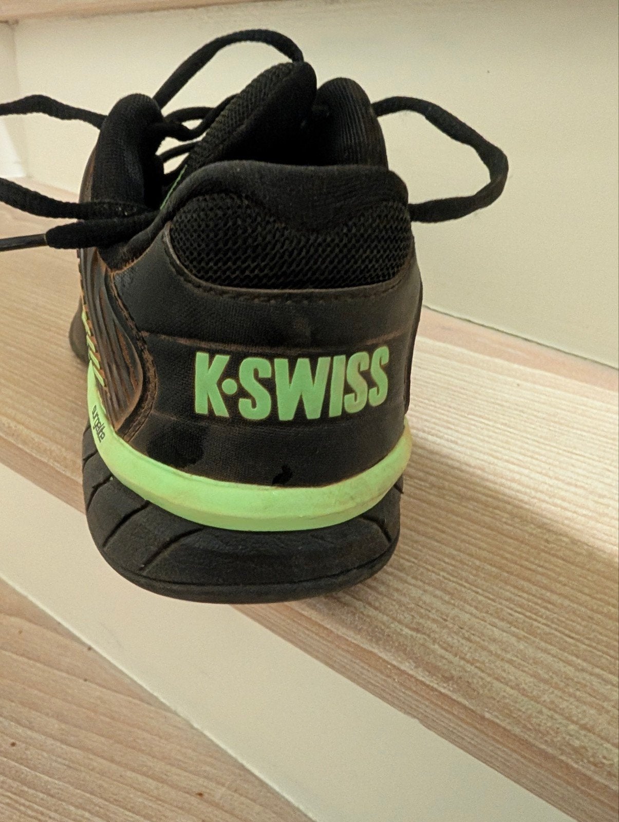 kswiss hypercourt express clay, Enfants & Bébés, Vêtements de bébé | Chaussures & Chaussettes, Enlèvement ou Envoi, Comme neuf