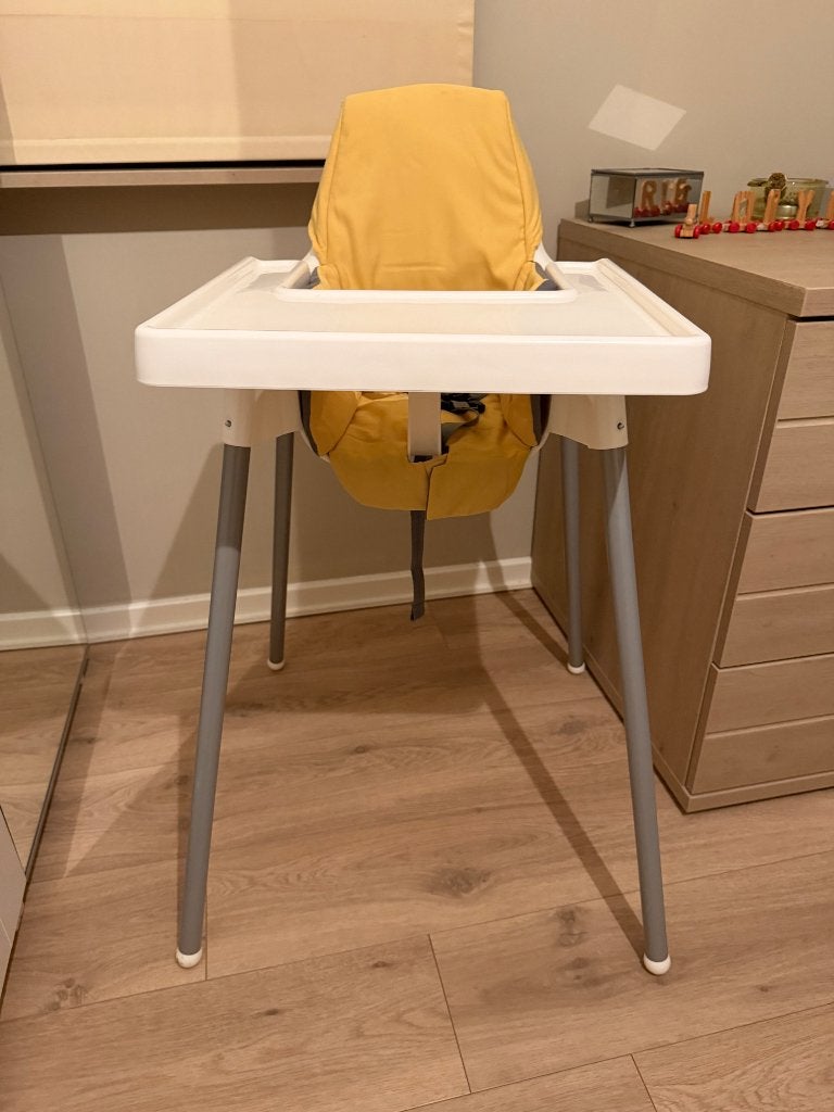 Chaise IKEA avec réducteur, Enfants & Bébés, Enlèvement ou Envoi, Comme neuf, Chaise de table, Réducteur de chaise