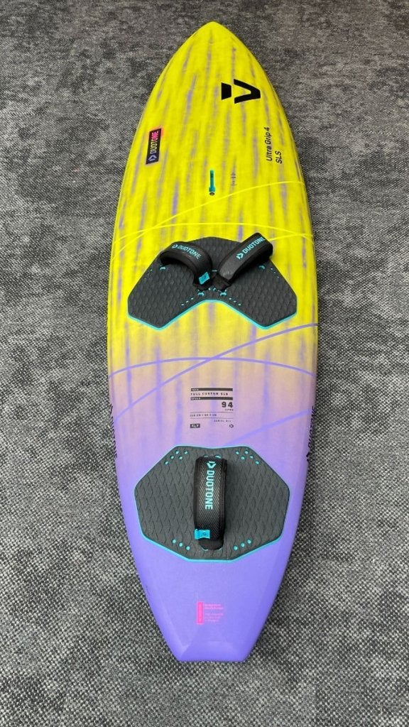 Duotone Ultra Grip 4 SLS 94L 2026 incl. Boardbag, Sports nautiques & Bateaux