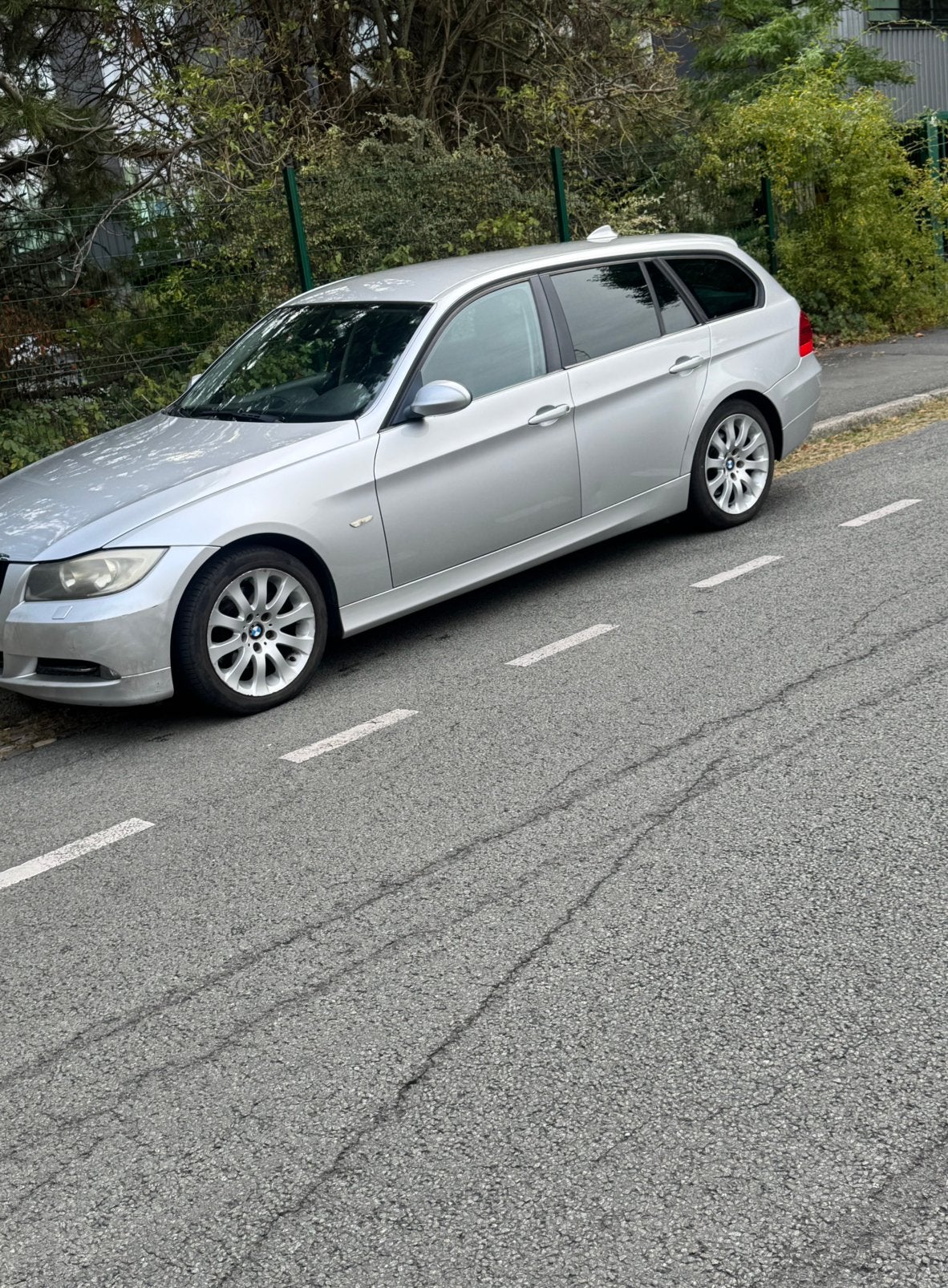 BMW serie 3 E91 318 i 143 pk Touring jaar 2008 BA, Auto's, Automaat, Achterwielaandrijving, 1995 cc, Zwart