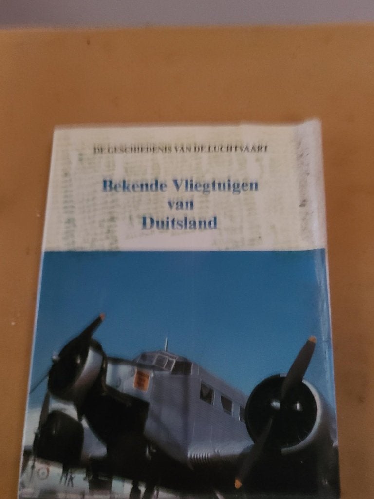 boek bekende vliegtuigen van Duitsland, Boeken, Ophalen of Verzenden, Zo goed als nieuw, Vliegtuig