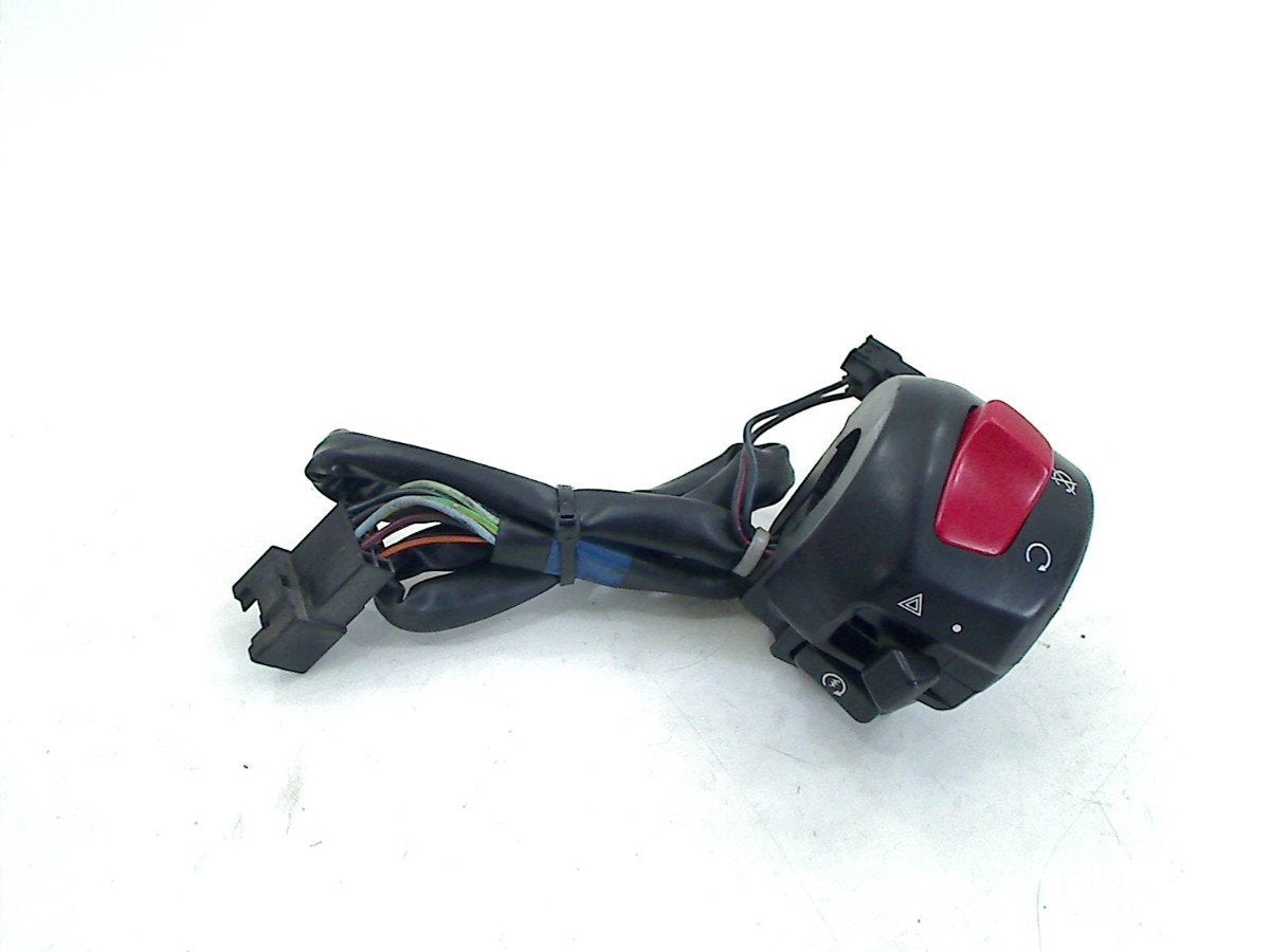 STUURSCHAKELAAR RECHTS Suzuki, Dhr. S. di Majo, Gebruikt, Info@cama-motorparts.nl, P.J. Troelstraweg 8 8
3144 CX  MAASSLUIS, NL