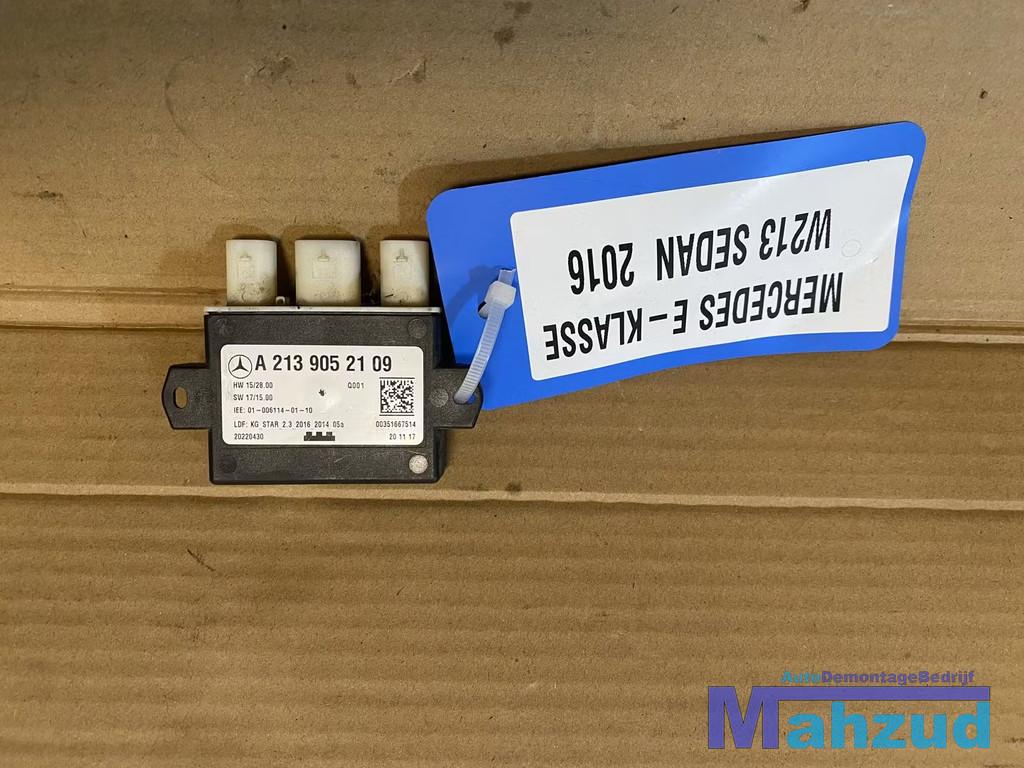 MERCEDES E-KLASSE C-KLASSE W205 W213 Achterklep module A2139, Auto-onderdelen, Carrosserie, Deur, Mercedes-Benz, Achter, Gebruikt