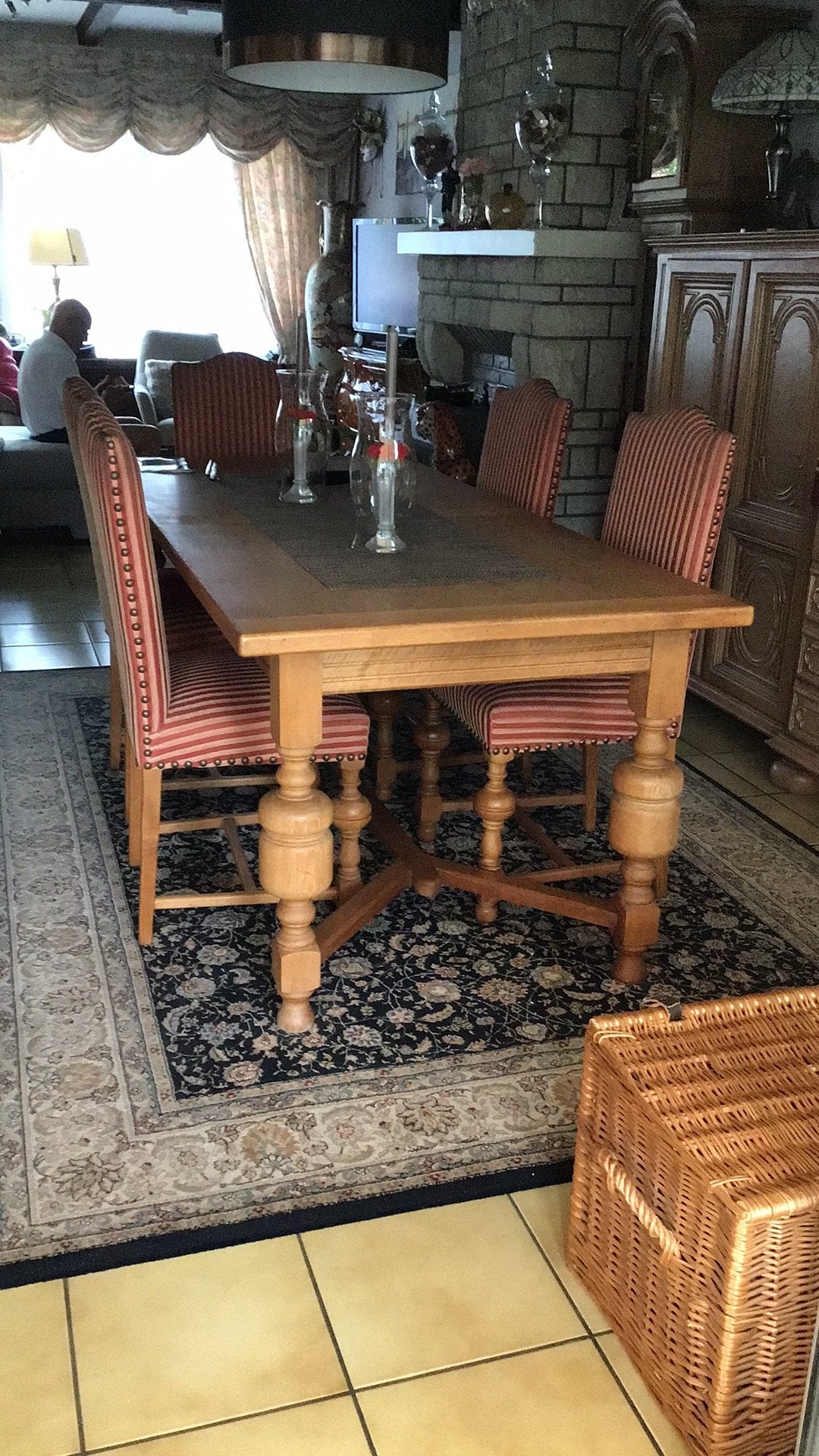 Houten eettafel met 6 stoelen, Antiek en Kunst, Ophalen