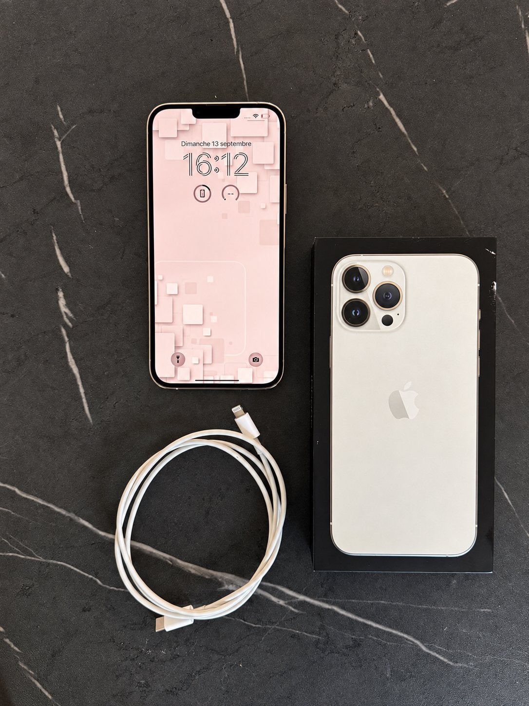 iPhone 13 Pro Max 128 Go Argent — Batterie 88% — Boîte+câble, Enlèvement, Comme neuf, Argent, IPhone 13