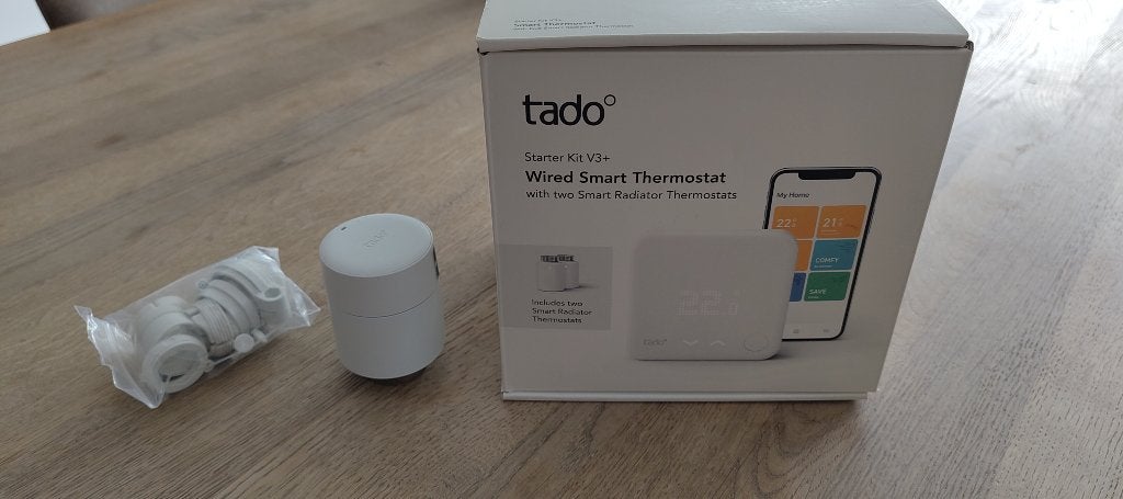 Tado Wired Smart Themostat + 3 radiatorknoppen, Enlèvement ou Envoi, Comme neuf
